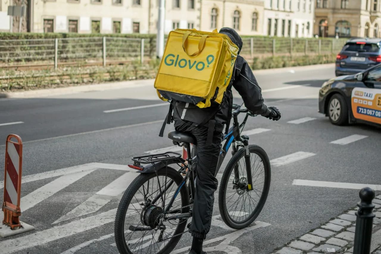 Jak zatrudnić się w Glovo - krok po kroku do pracy jako kurier